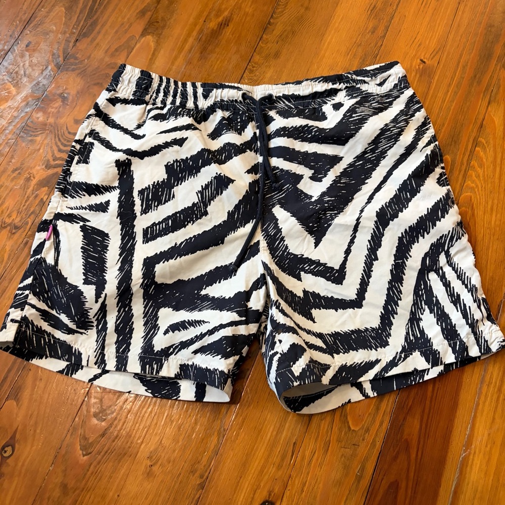 Mishka Board Shorts Size 32 Retro 80s 90s Black White